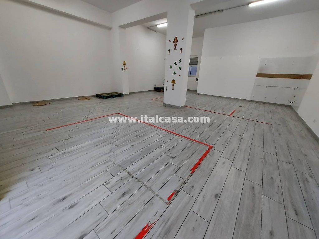 Magazzino in vendita a Crotone