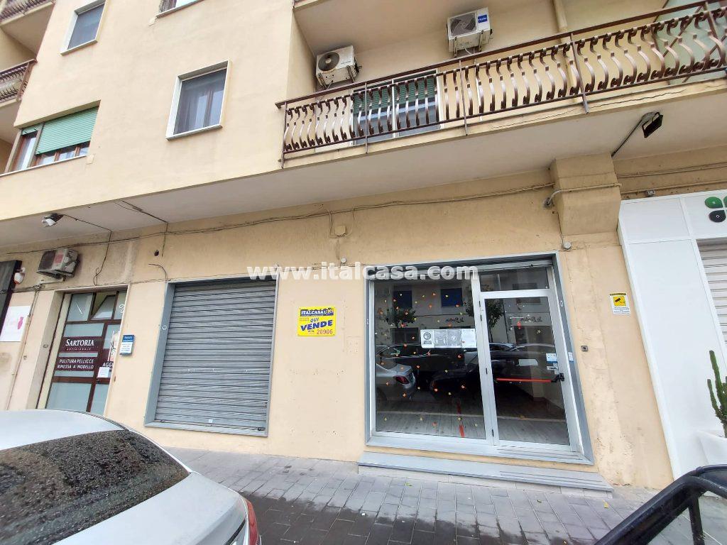 Magazzino in vendita a Crotone