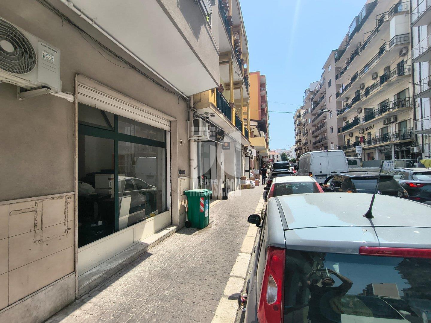 Deposito in vendita a Crotone