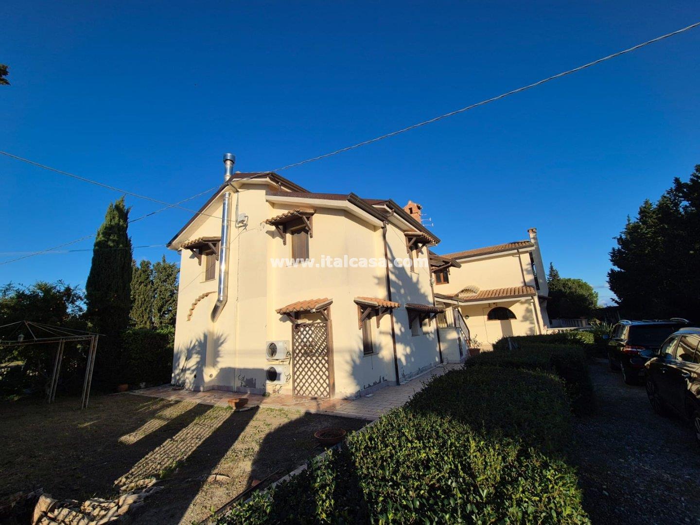Villa Unifamiliare in vendita a Crotone