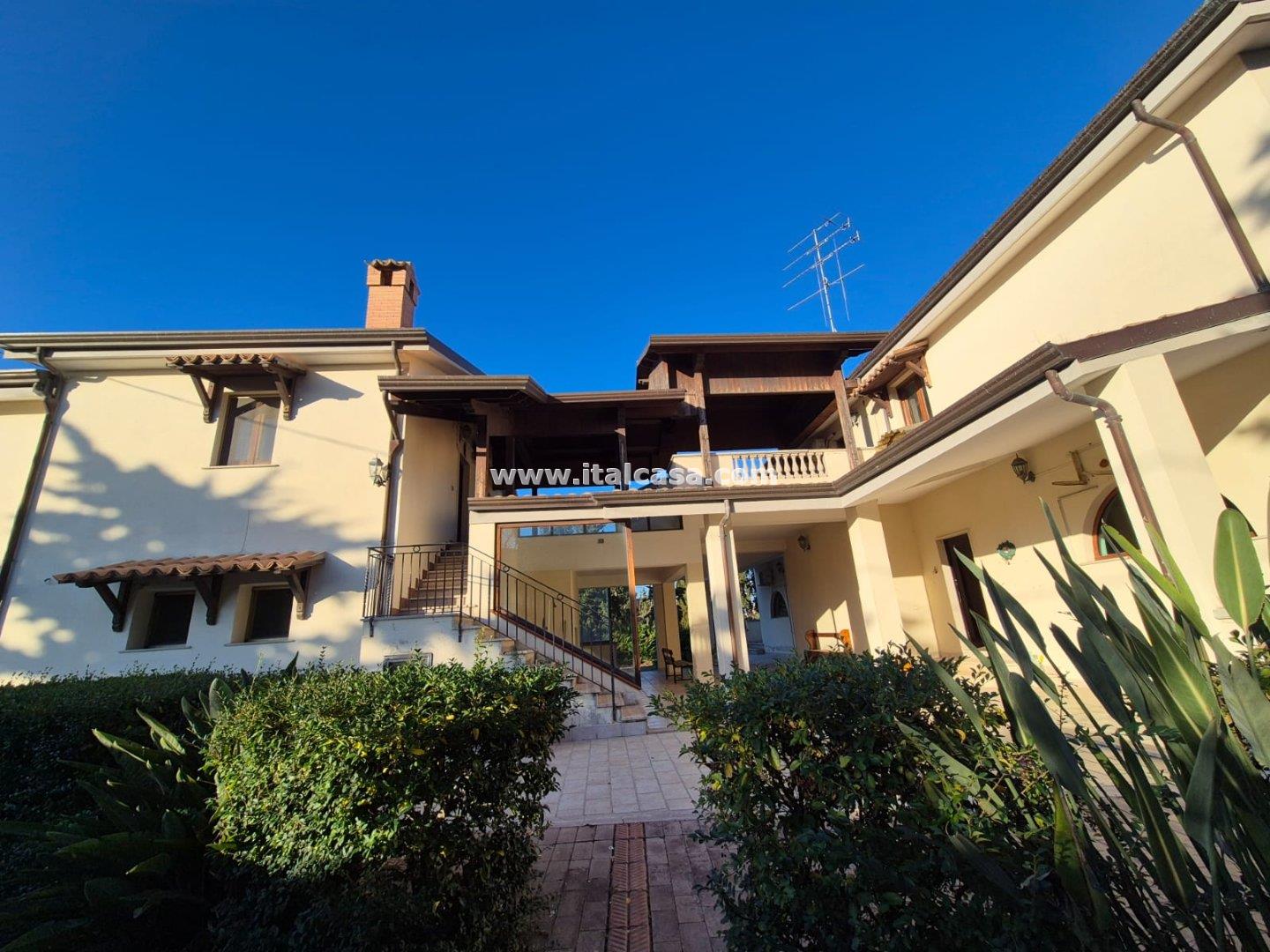 Villa Unifamiliare in vendita a Crotone