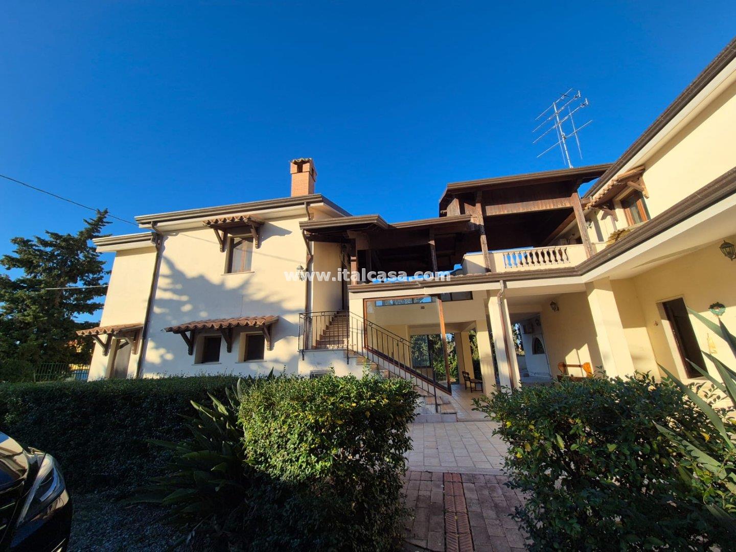 Villa Unifamiliare in vendita a Crotone