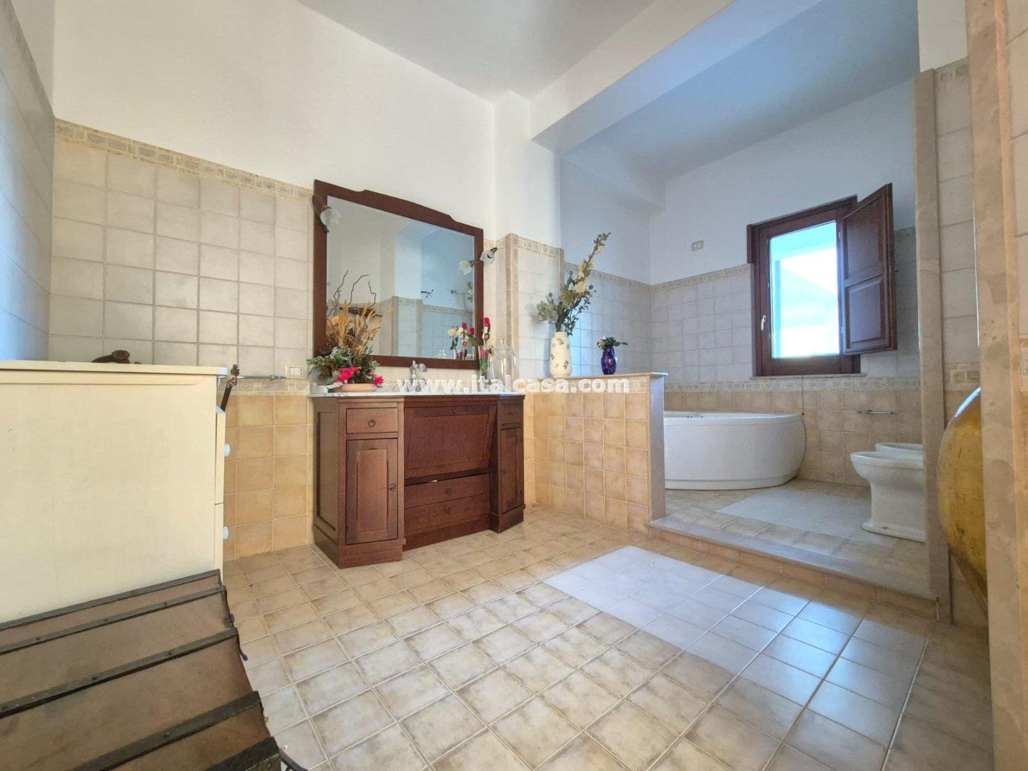 Villa Unifamiliare in vendita a Crotone