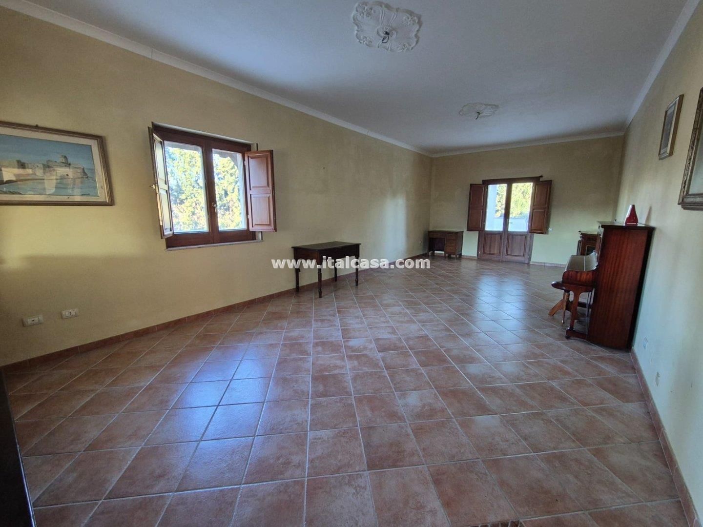 Villa Unifamiliare in vendita a Crotone