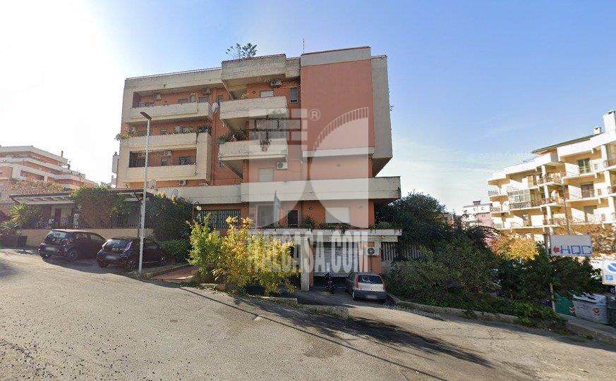 Magazzino in vendita a Crotone