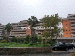 Magazzino in vendita a Crotone