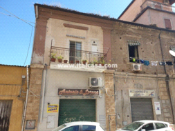 Magazzino in vendita a Crotone